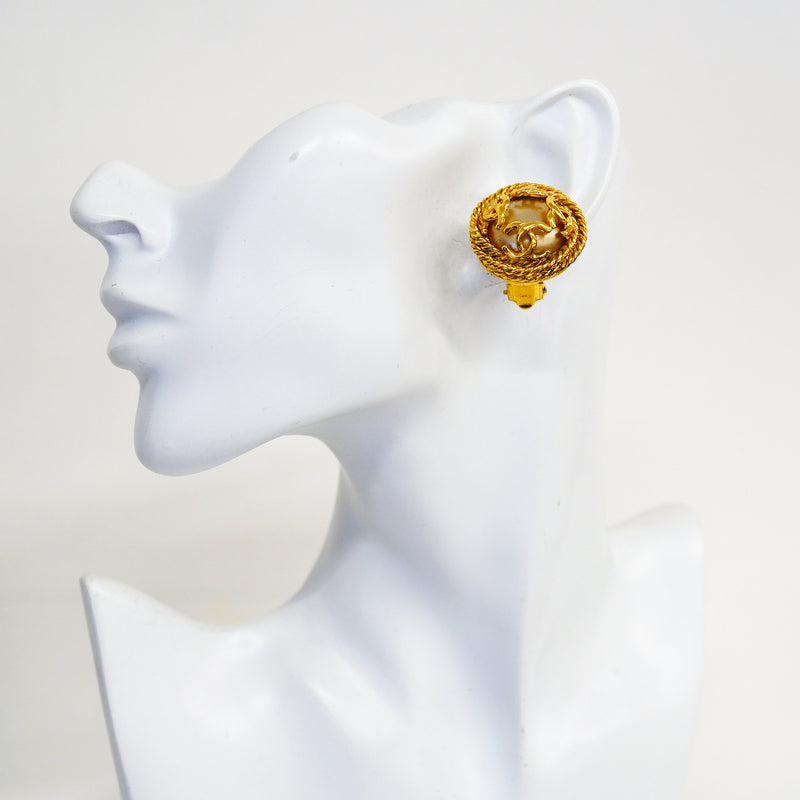 【6jhb0321-k】シャネル イヤリング ヴィンテージ ココマーク 丸型 サークル GPメッキ フェイクパール ゴールド【中古】レディース