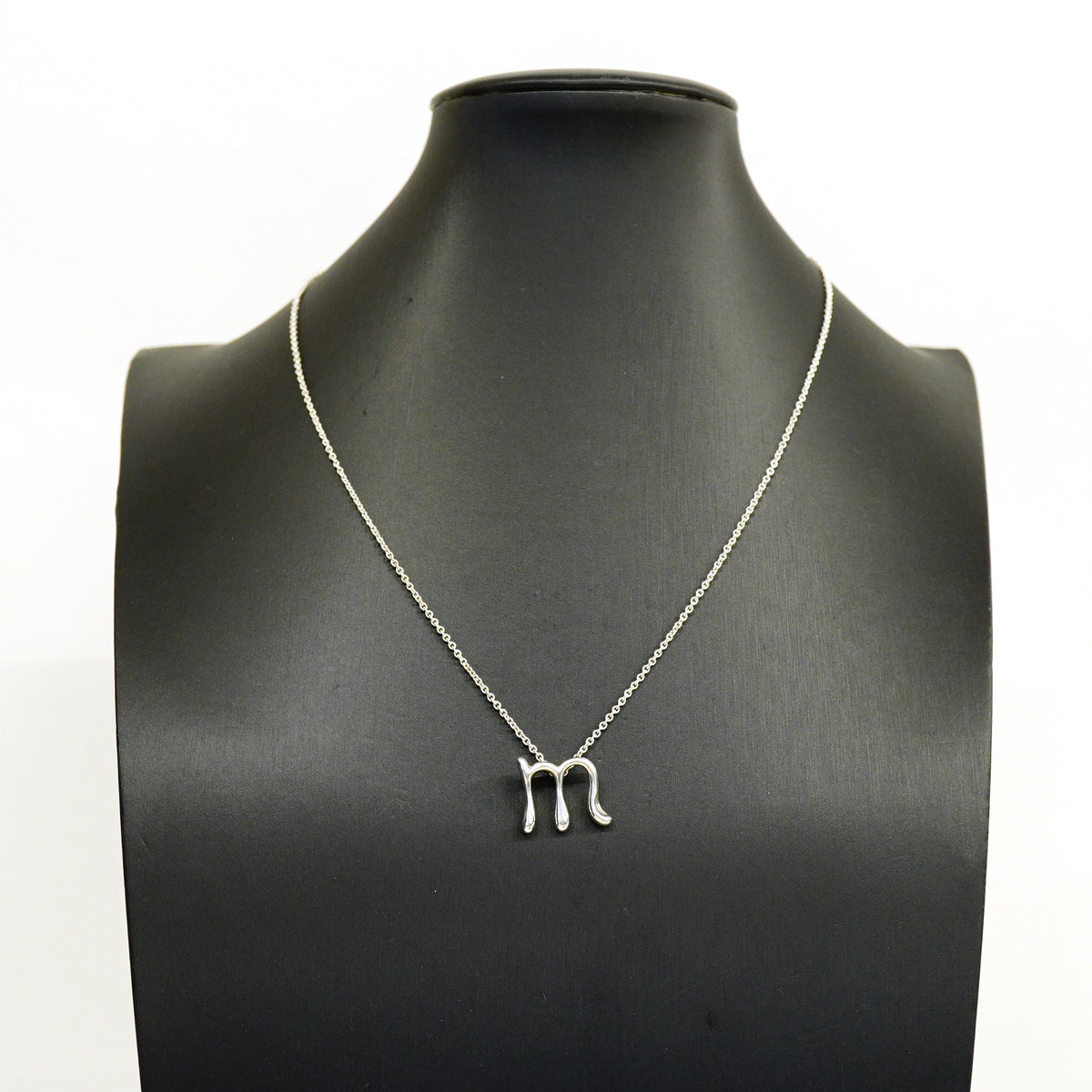 【6jhb0323-k】ティファニー ネックレス イニシャルM シルバー925【中古】レディース