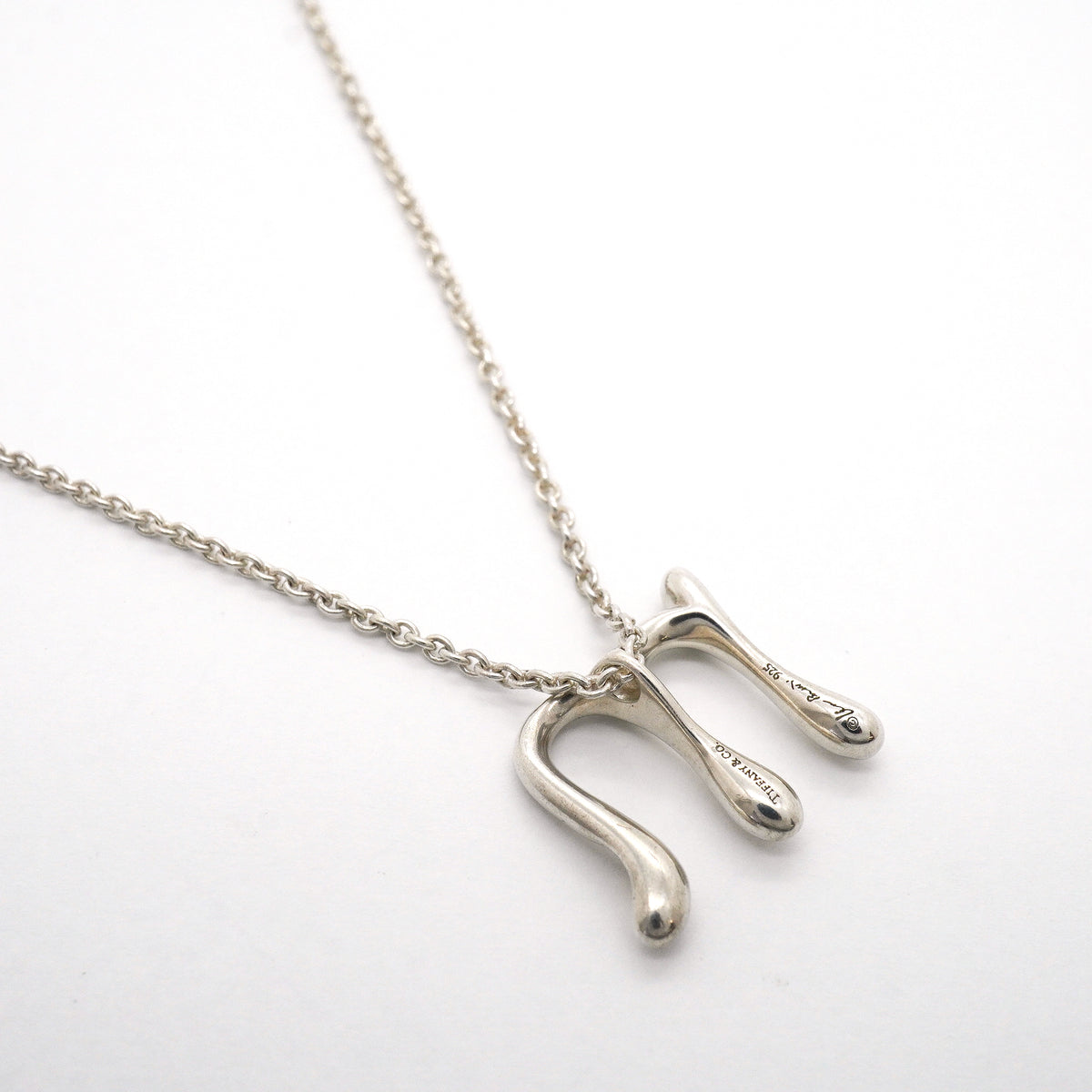 【6jhb0323-k】ティファニー ネックレス イニシャルM シルバー925【中古】レディース