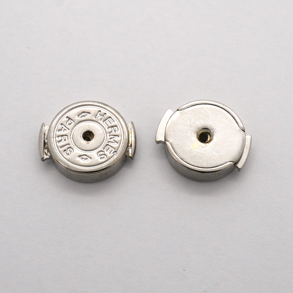 【6jhb0364】エルメス ピアス Hキューブ カージュドアッシュ メタル シルバー アイボリー【中古】レディース