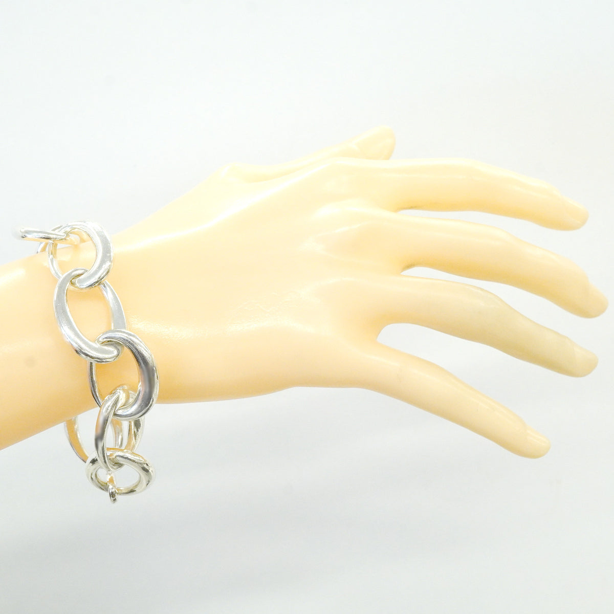 【6jhb0525】シャネル ブレスレット シャネルロゴ オーバル シルバー925【中古】レディース