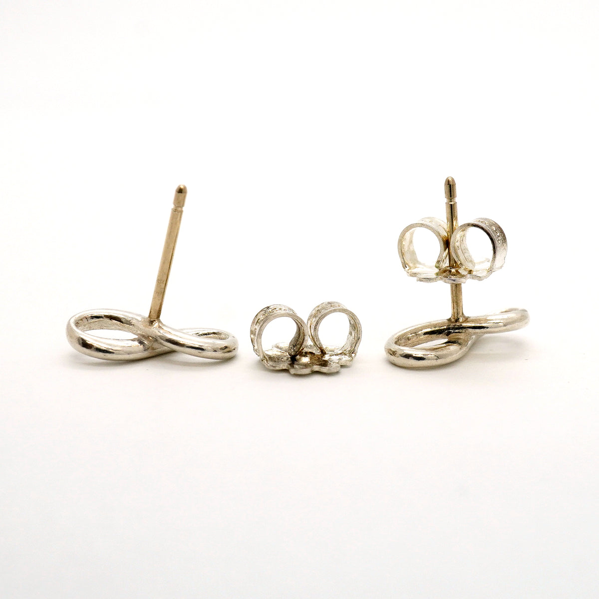 【6jhb0831】ティファニー ピアス インフィニティ シルバー925【中古】レディース