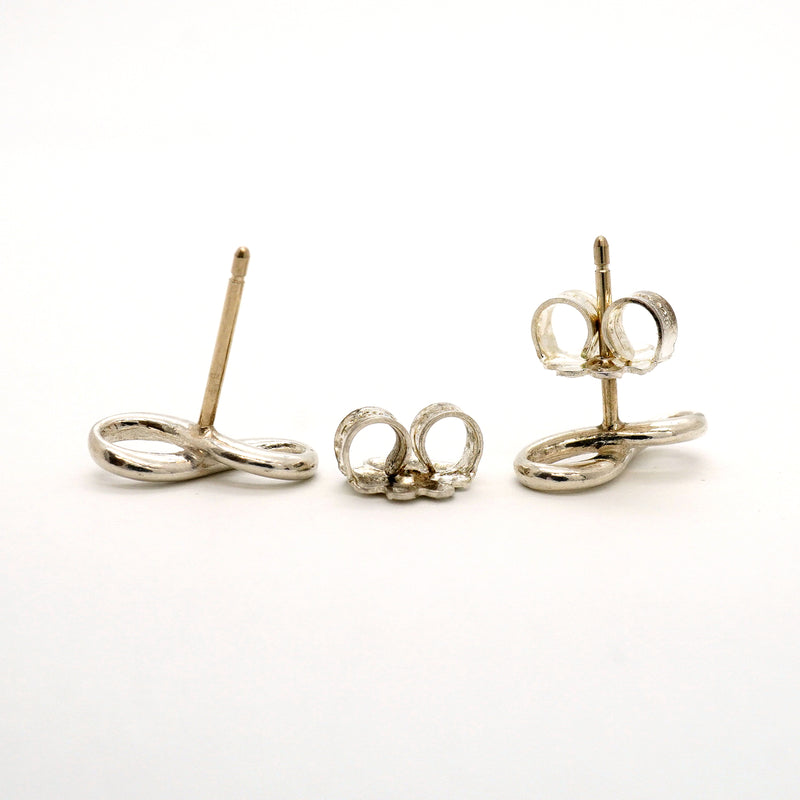 【6jhb0831】ティファニー ピアス インフィニティ シルバー925【中古】レディース