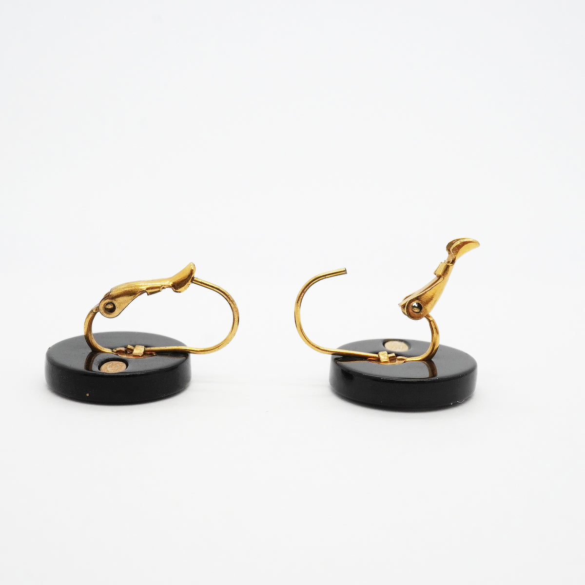 【6jib0205】シャネル ピアス ココマーク カメリア 丸型 サークル GPメッキ ゴールド ホワイト ブラック【中古】レディース