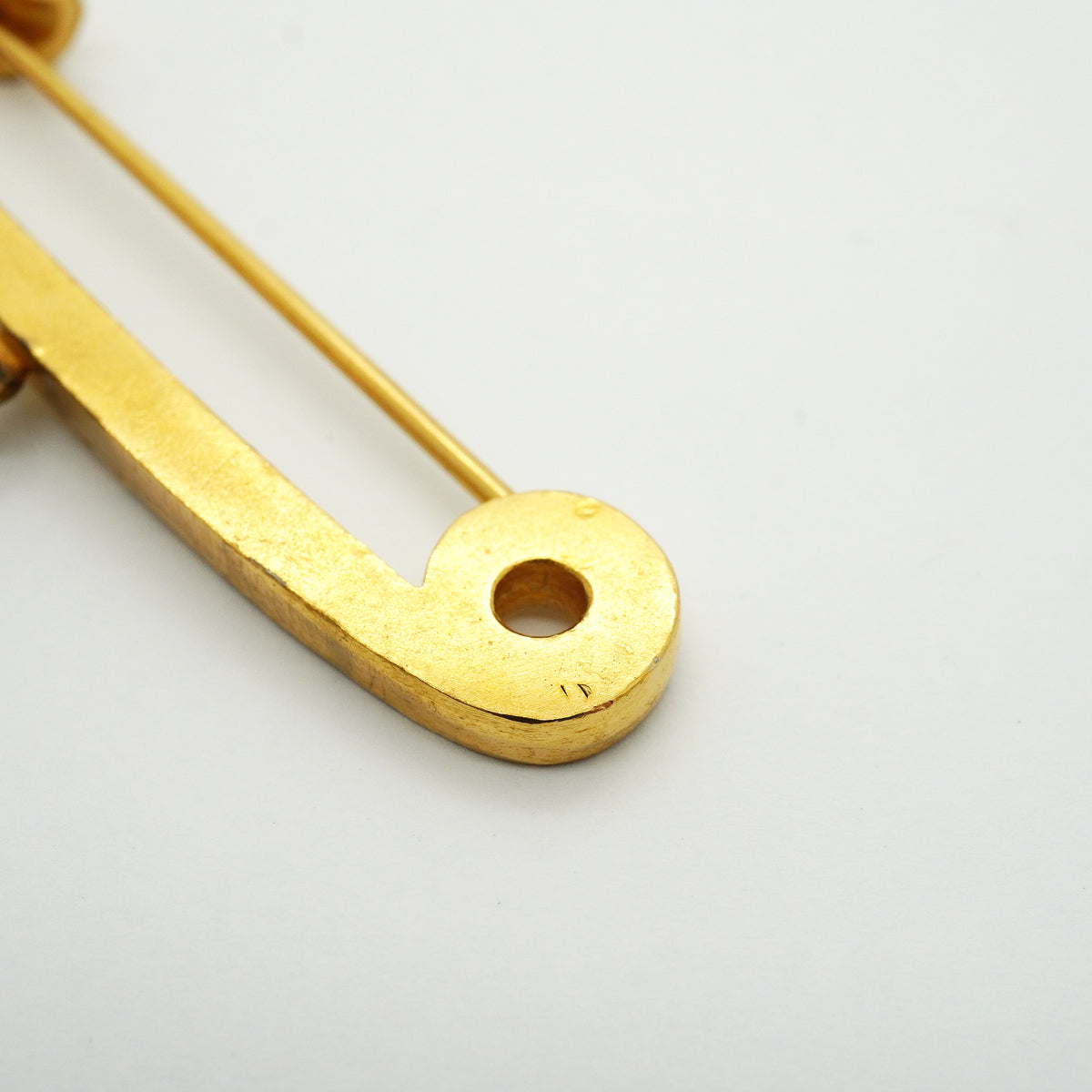 【6jib0522】シャネル ブローチ ヴィンテージ ココマーク シャネルロゴ 丸型 サークル GPメッキ ゴールド【中古】レディース