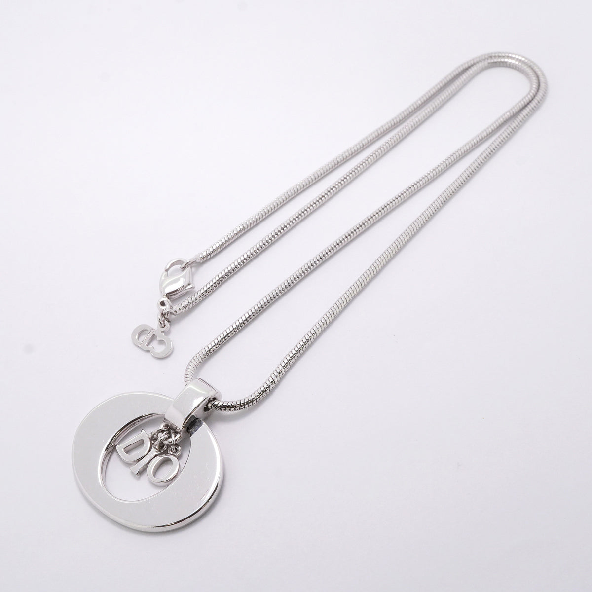 【6jib0553】クリスチャンディオール ネックレス ディオールロゴ メタル シルバー【中古】レディース