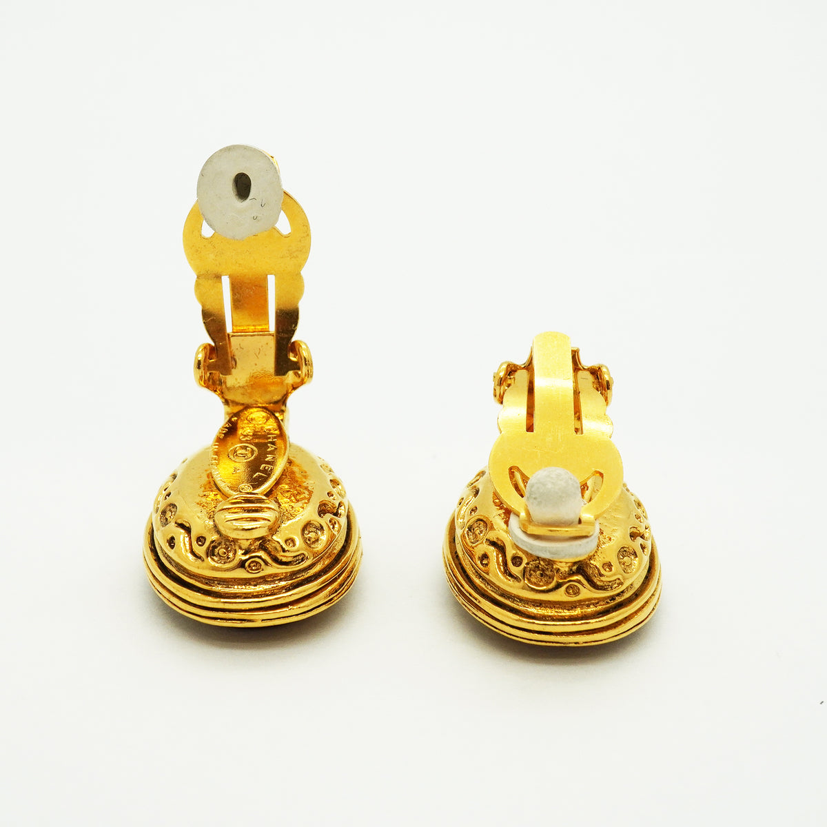 【6jkb0017】シャネル イヤリング ヴィンテージ ココマーク オーバル GPメッキ グリポア ゴールド レッド【中古】レディース