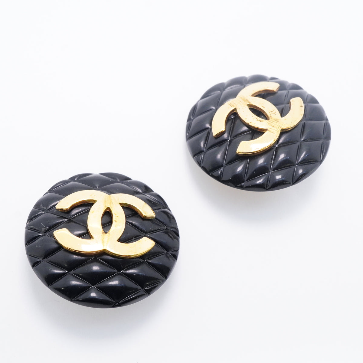 【6jkb0061】シャネル イヤリング ヴィンテージ ココマーク マトラッセ プラスチック GPメッキ ゴールド ブラック【中古】レディース