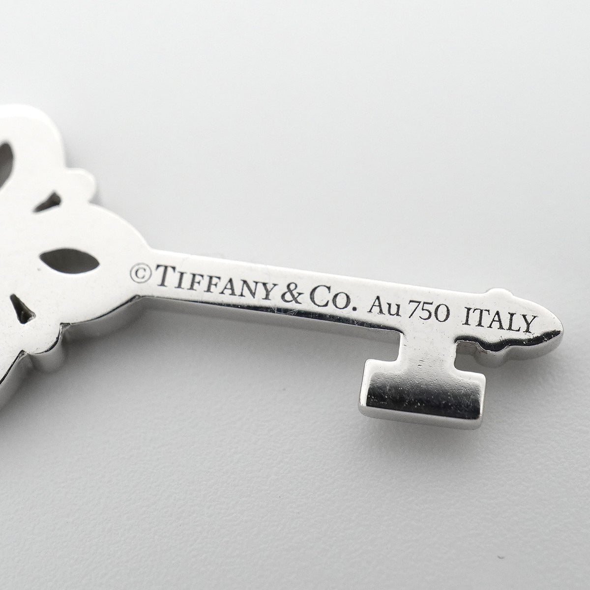 【6jkb0084】ティファニー ペンダントトップ ビクトリアキー K18WG ホワイトゴールド ダイヤモンド【中古】レディース
