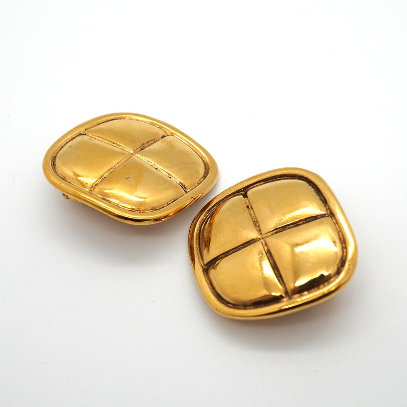 【6jkb0089】シャネル イヤリング ヴィンテージ マトラッセ 菱形 GPメッキ ゴールド【中古】レディース