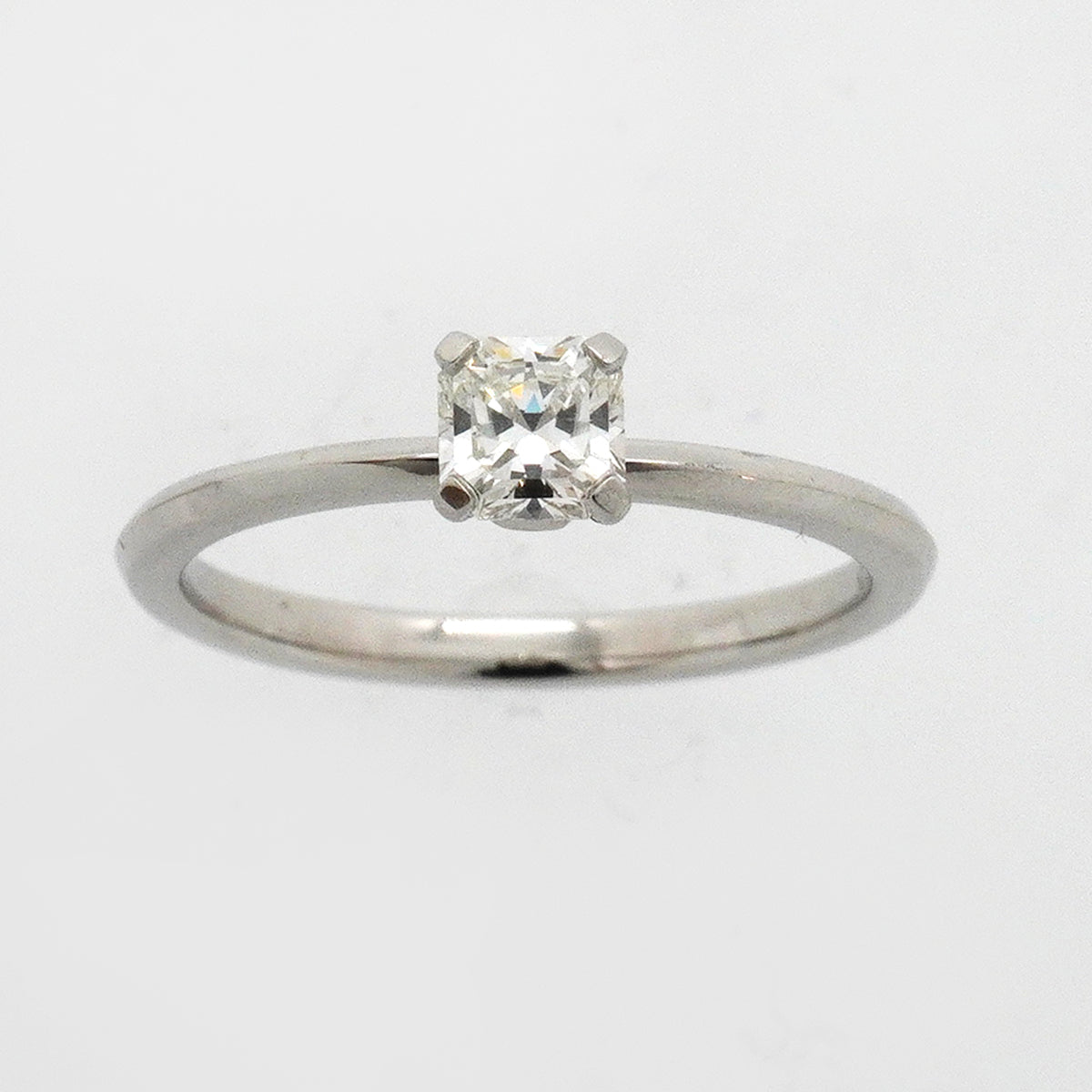 【6jkb0391】ティファニー リング トゥルー/エンゲージメント 1PD Pt950 プラチナ ダイヤモンド 0.26ct 7.5号【中古】レディース