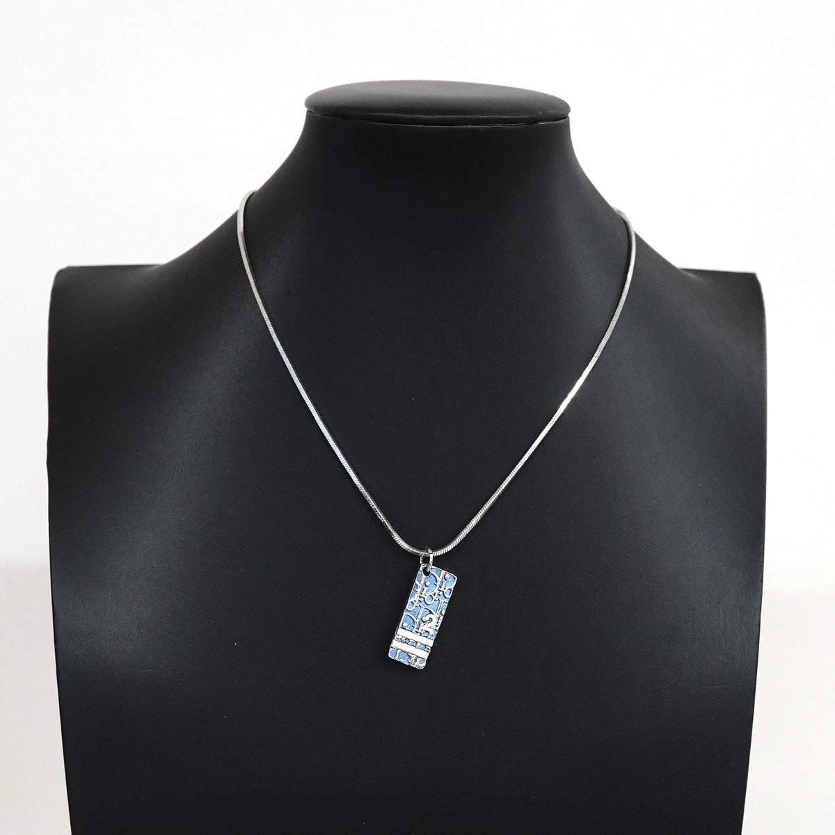 【6jkb0537】クリスチャンディオール ネックレス トロッター プレート メタル シルバー ホワイト ブルー【中古】レディース