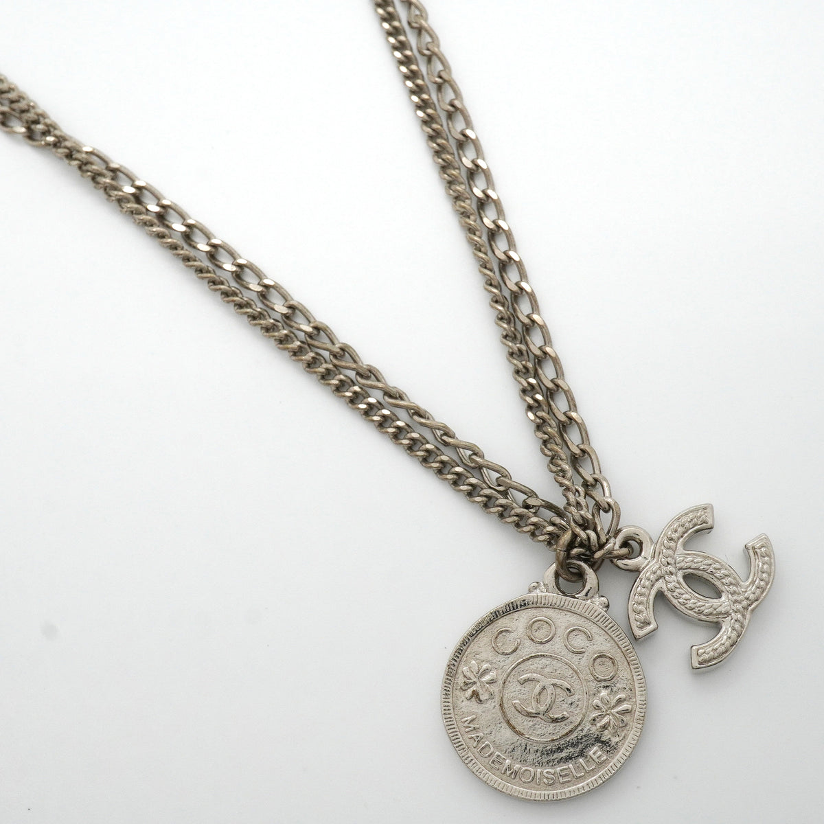 【6jkb0549】シャネル ネックレス ココマーク コインモチーフ メタル シルバー【中古】レディース