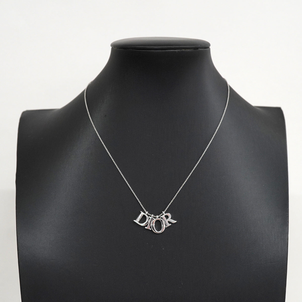 【6jkb0580】クリスチャンディオール ネックレス ディオールロゴ メタル シルバー【中古】レディース