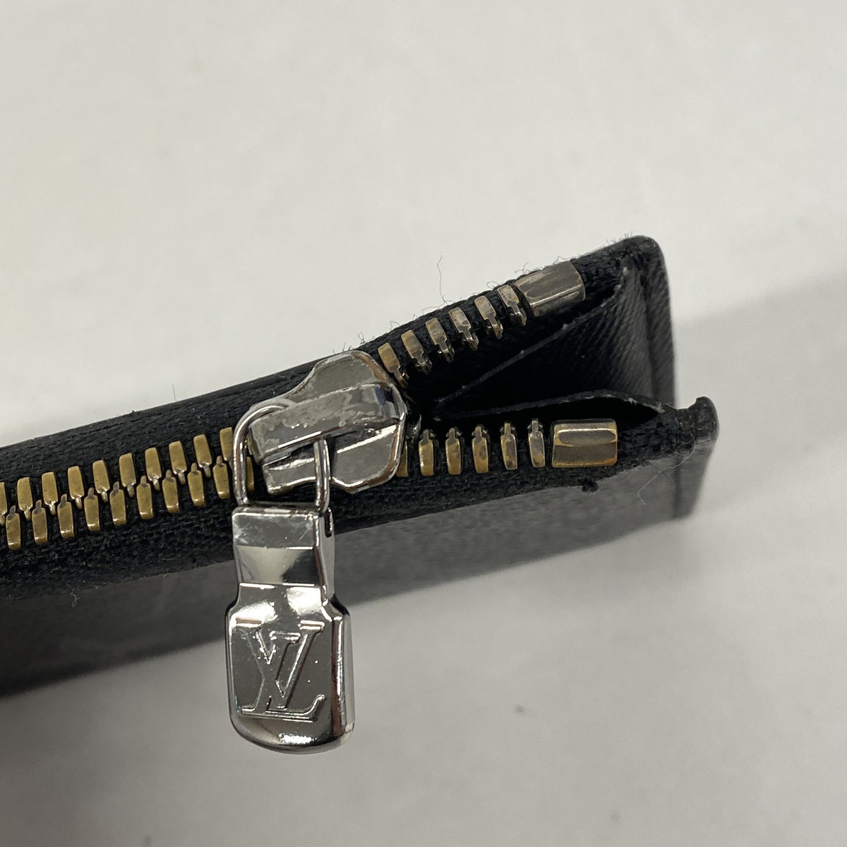 【6ka0015】ルイヴィトン コインケース モノグラム・エクリプス ポルトモネジュール M63536 ブラック【中古】レディース