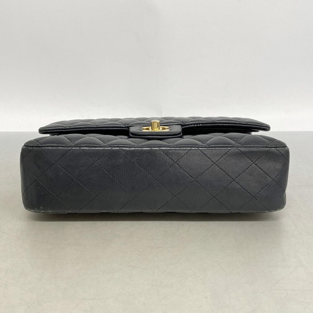 【6ka0021-h】シャネル ショルダーバッグ マトラッセ Wフラップ Wチェーン ラムスキン ブラック ゴールド金具【中古】レディース