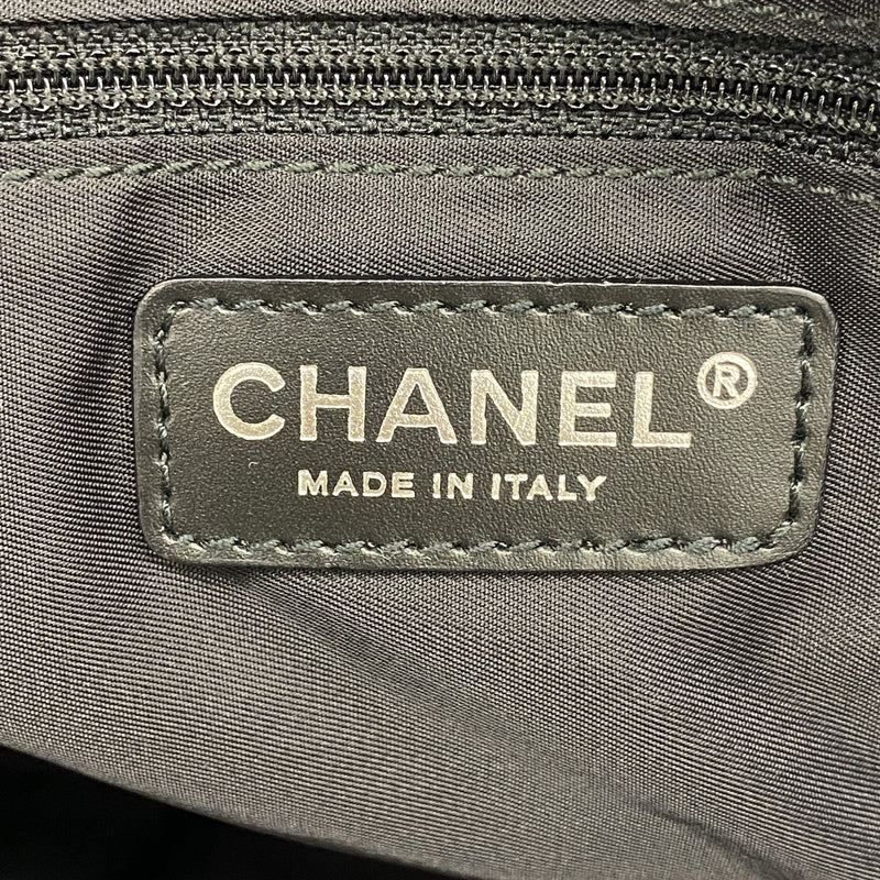 【6ka0048】シャネル トートバッグ ニュートラベル ナイロン ブラウン ブラック シルバー金具【中古】レディース