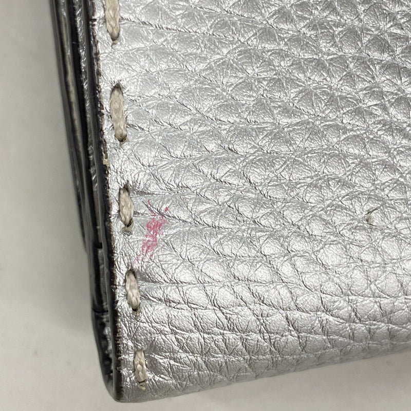 【6ka0057】フェンディ 長財布 セレリア レザー シルバー シルバー金具【中古】レディース