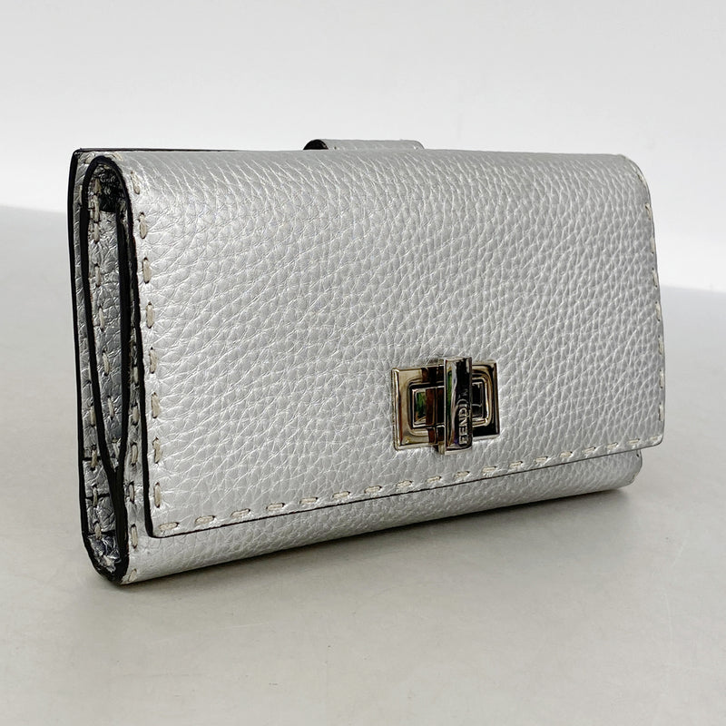 【6ka0057】フェンディ 長財布 セレリア レザー シルバー シルバー金具【中古】レディース