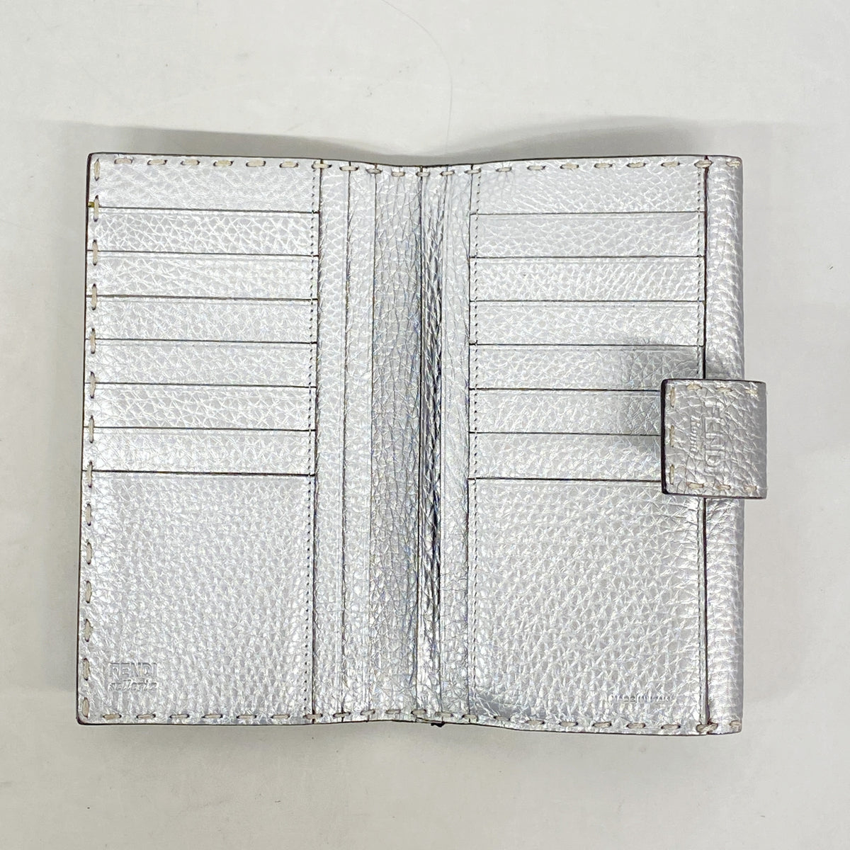 【6ka0057】フェンディ 長財布 セレリア レザー シルバー シルバー金具【中古】レディース