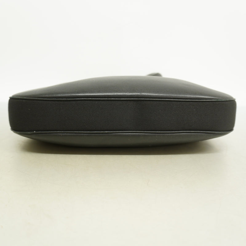 【6ka0117】グッチ ショルダーバッグ 001 3315 レザー ブラック シルバー金具【中古】レディース