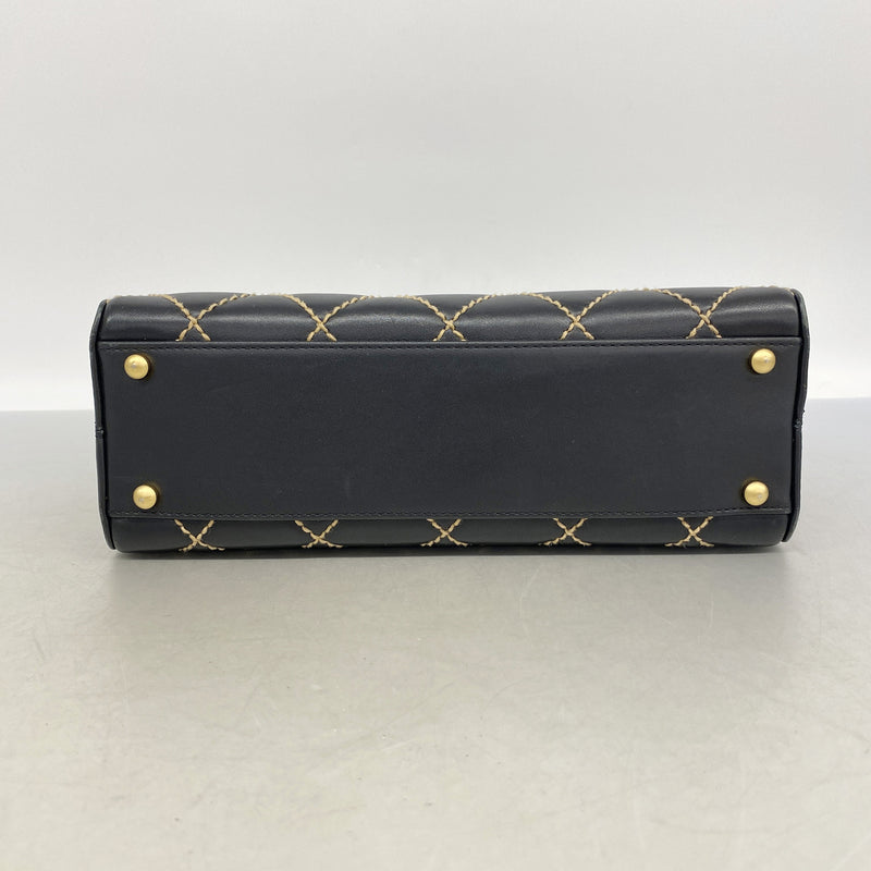 【6ka0165】シャネル ハンドバッグ ワイルドステッチ ラムスキン ブラック ゴールド金具【中古】レディース