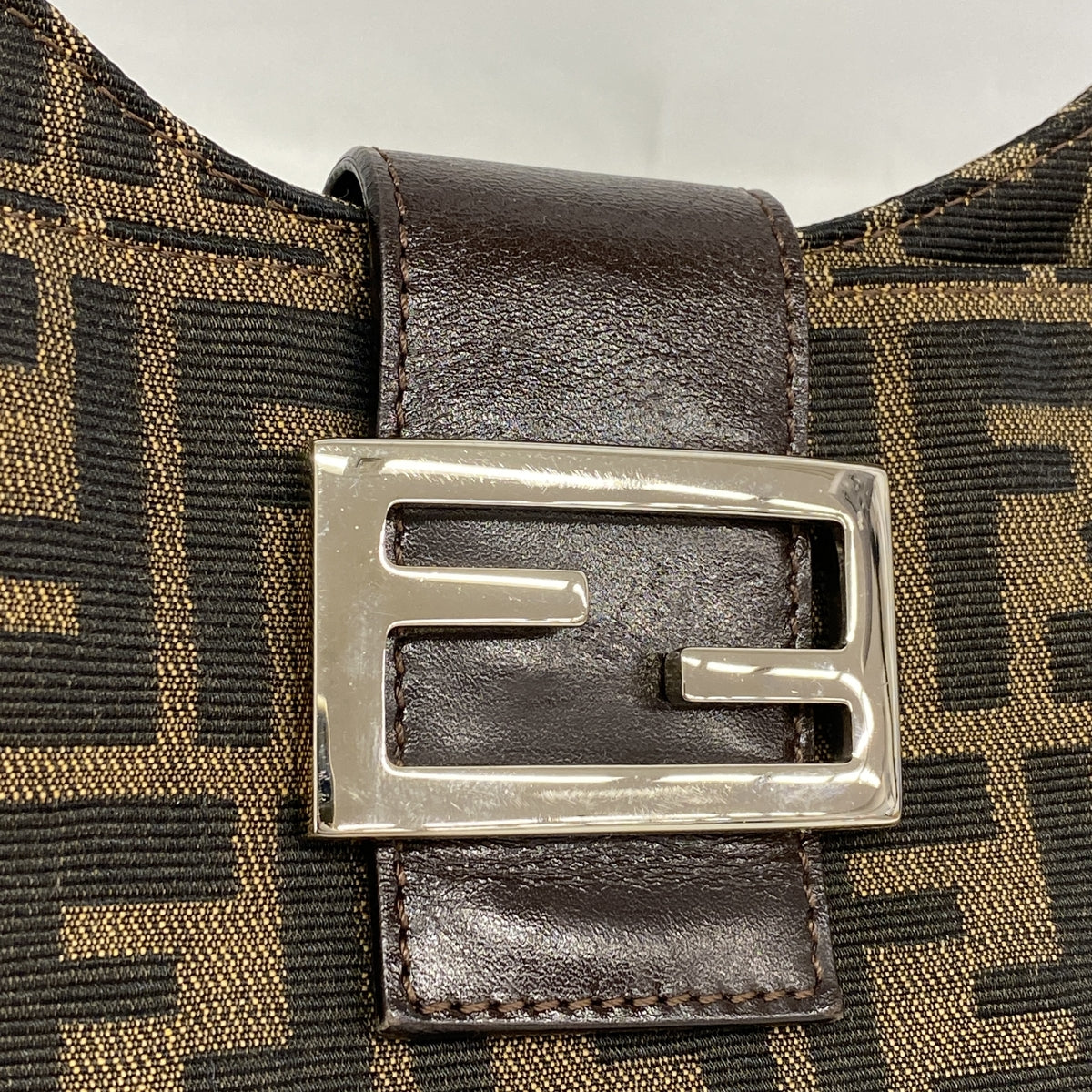 【6ka0176】フェンディ ショルダーバッグ ズッカ ナイロンキャンバス ブラウン シルバー金具【中古】レディース