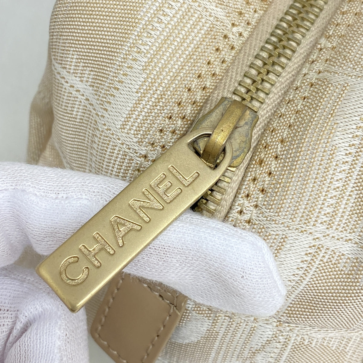 【6ka0249】シャネル ハンドバッグ ニュートラベル ナイロン ベージュ ゴールド金具【中古】レディース