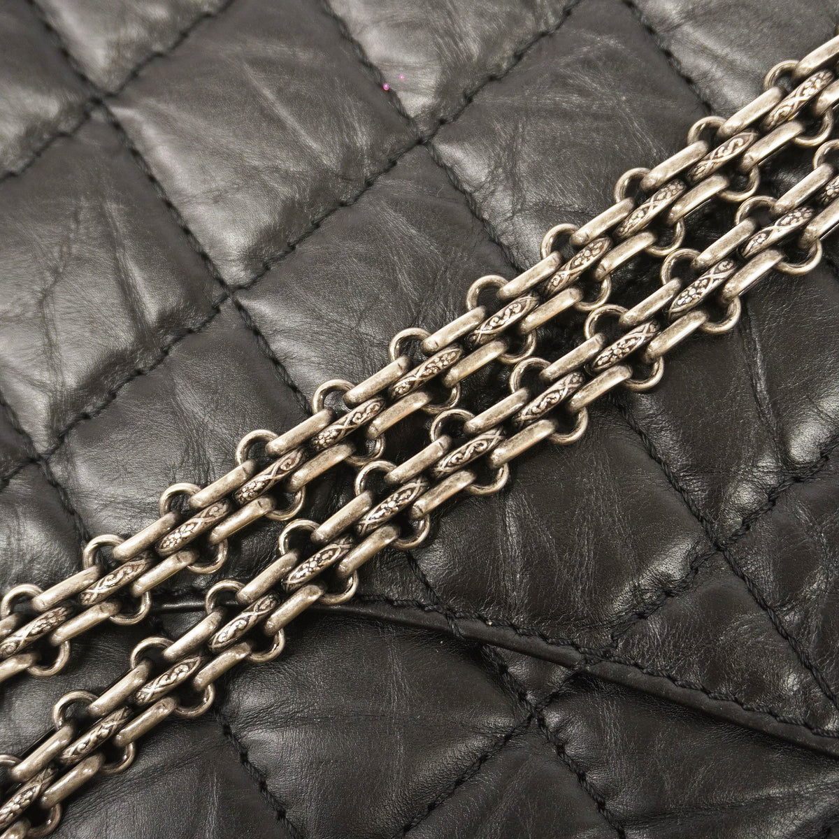 【6ka0279】シャネル ショルダーバッグ 2.55/マトラッセ Wフラップ Wチェーン マキシ レザー ブラック シルバー金具【中古】レディース