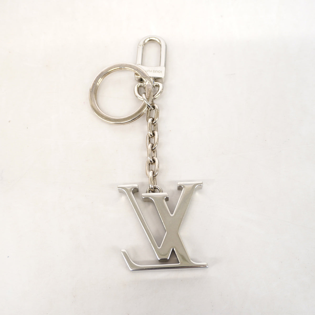 【6ka0324】ルイヴィトン キーホルダー・チャーム LVイニシャル M01192 シルバー【中古】メンズ レディース ユニセックス