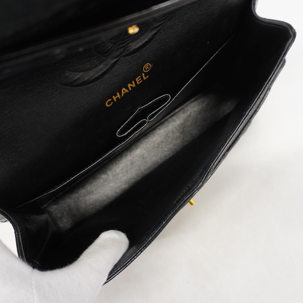 【6ka0331】シャネル ショルダーバッグ マトラッセ Wフラップ Wチェーン パテントレザー ブラック ゴールド金具【中古】レディース