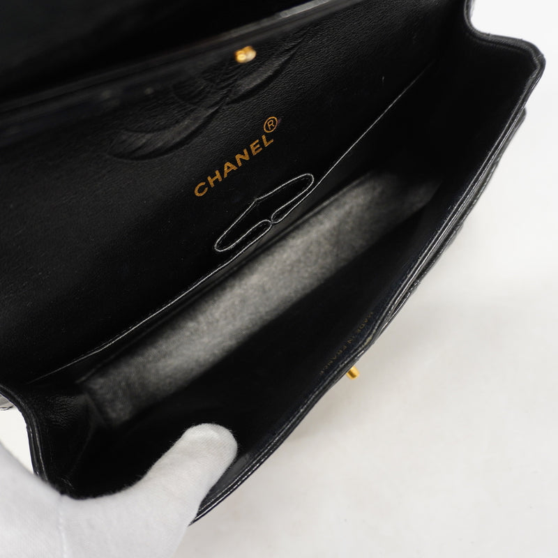 【6ka0331】シャネル ショルダーバッグ マトラッセ Wフラップ Wチェーン パテントレザー ブラック ゴールド金具【中古】レディース