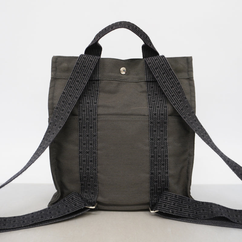 【6ka0373】エルメス リュック・デイパック エールラインアドMM ナイロン グレー シルバー金具【中古】レディース
