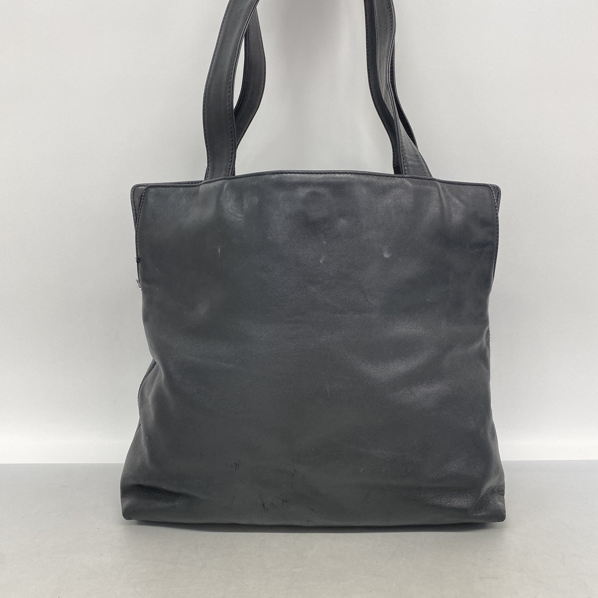 【6ka0434】シャネル トートバッグ ラムスキン ブラック ゴールド金具【中古】レディース