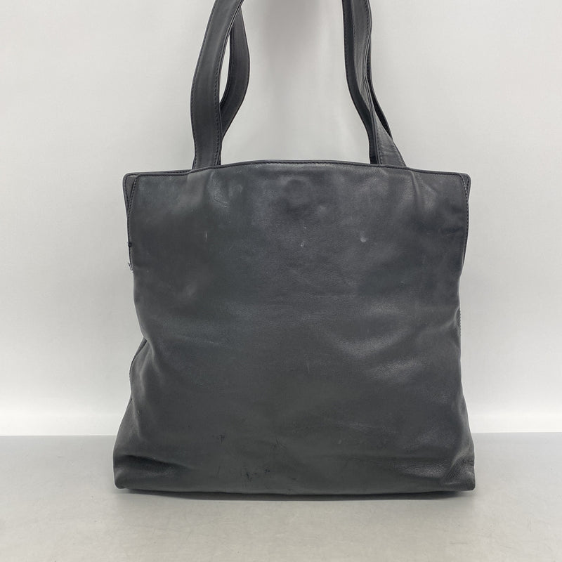 【6ka0434】シャネル トートバッグ ラムスキン ブラック ゴールド金具【中古】レディース