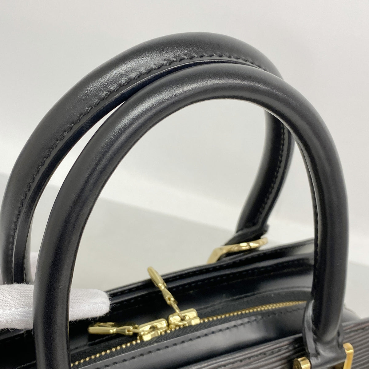 【6ka0509】ルイヴィトン ハンドバッグ エピ ポンヌフ M52052 ノワール【中古】レディース