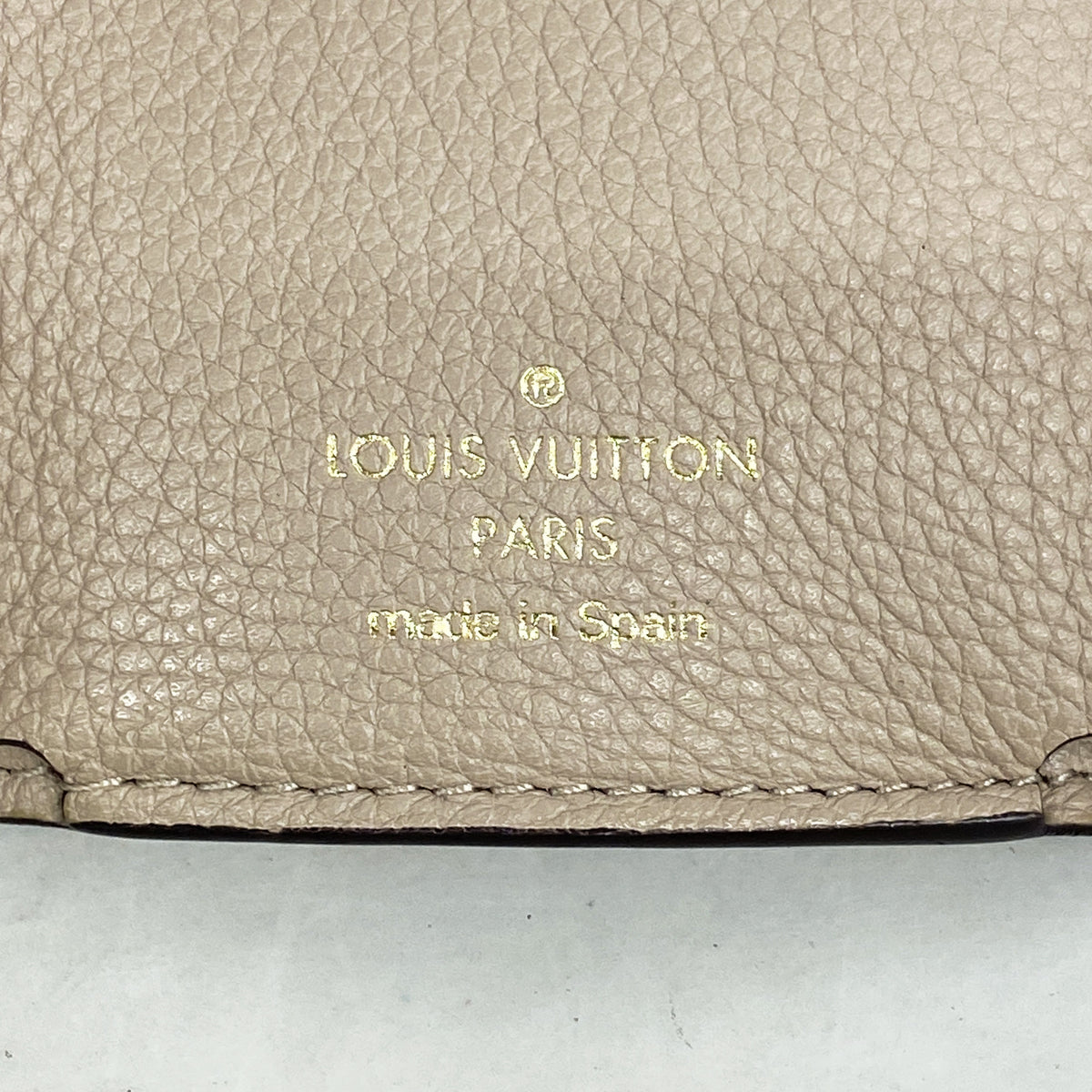【6ka0599】ルイヴィトン 三つ折り財布 トリヨン ポルトフォイユロックミニ M69340 グレージュ【中古】レディース