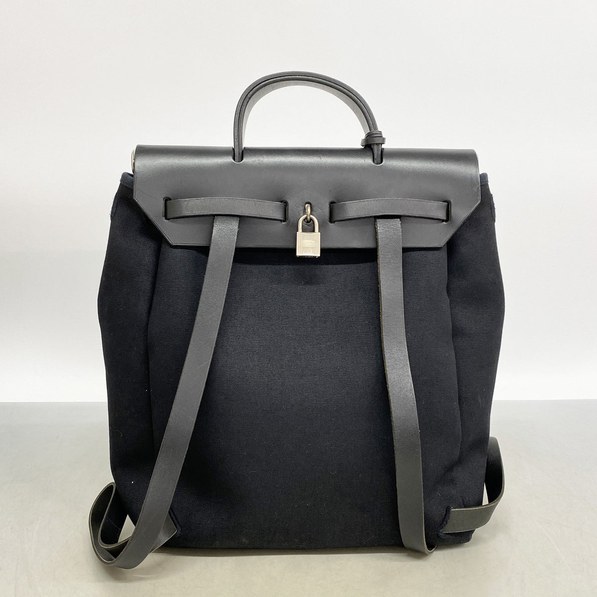 【6ka0601】エルメス リュック・デイパック エールバッグアド トワルオフィシエ ブラック シルバー金具 □C刻印【中古】レディース