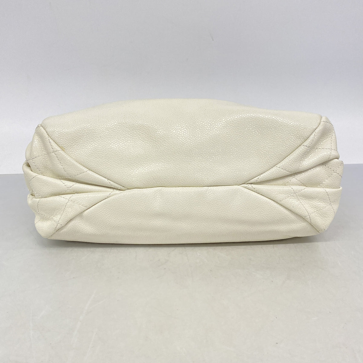 【6kb0674】シャネル ショルダーバッグ チェーンショルダー キャビアスキン ホワイト シルバー金具【中古】レディース