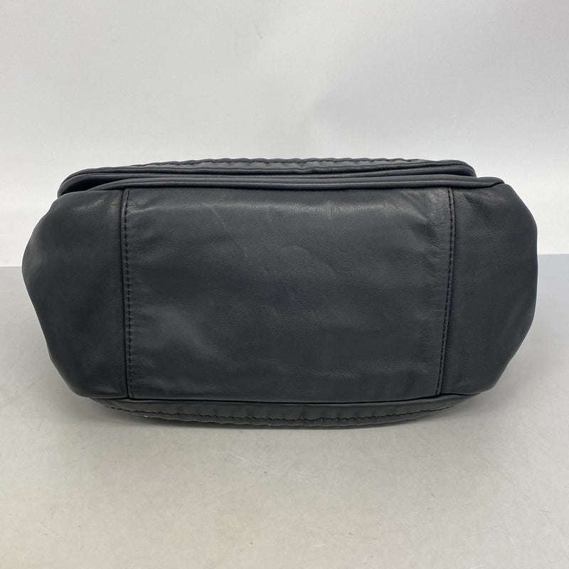 【6kb0738】シャネル ショルダーバッグ チェーンショルダー ラグジュアリー レザー ブラック シルバー金具【中古】レディース