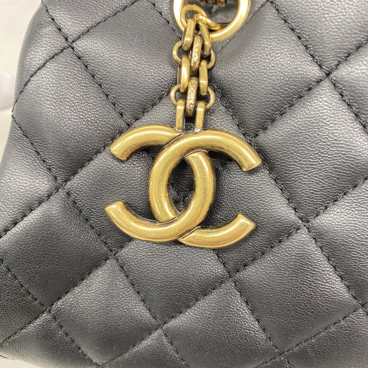 【6kb0848】シャネル ショルダーバッグ マトラッセ チェーンショルダー ラムスキン ブラック ゴールド金具【中古】レディース