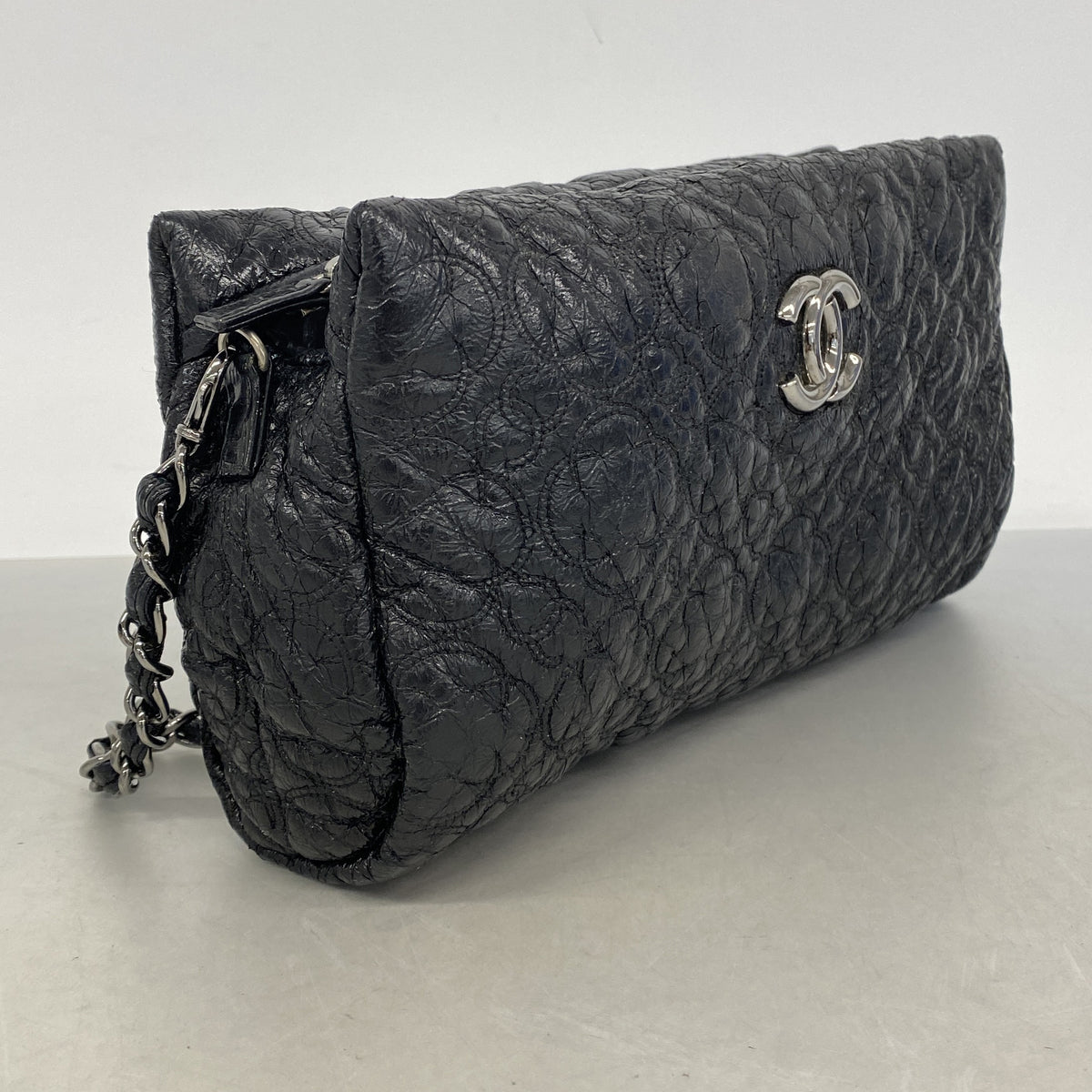 【6kb0890】シャネル ショルダーバッグ カメリア チェーンショルダー レザー ブラック シルバー金具【中古】レディース