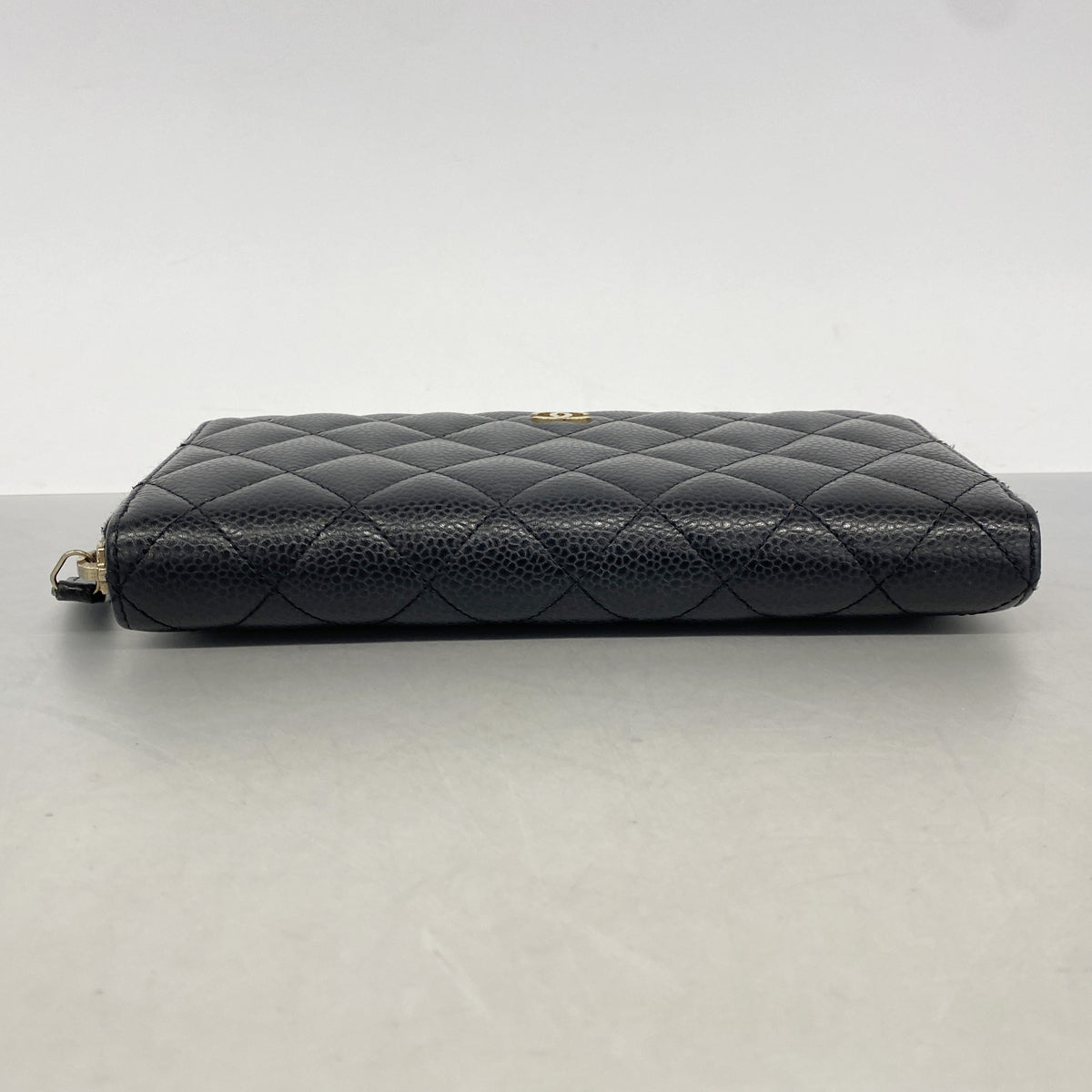 【6kb0892】シャネル 長財布 マトラッセ キャビアスキン ブラック ゴールド金具【中古】レディース