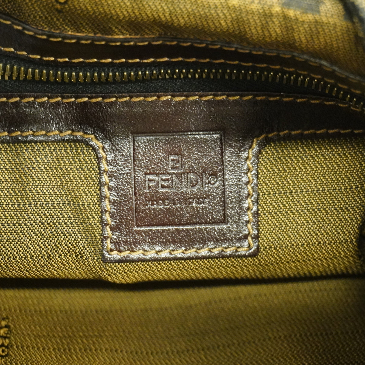 【6kb0949】フェンディ ハンドバッグ ズッカ ナイロンキャンバス ブラウン ゴールド金具【中古】レディース
