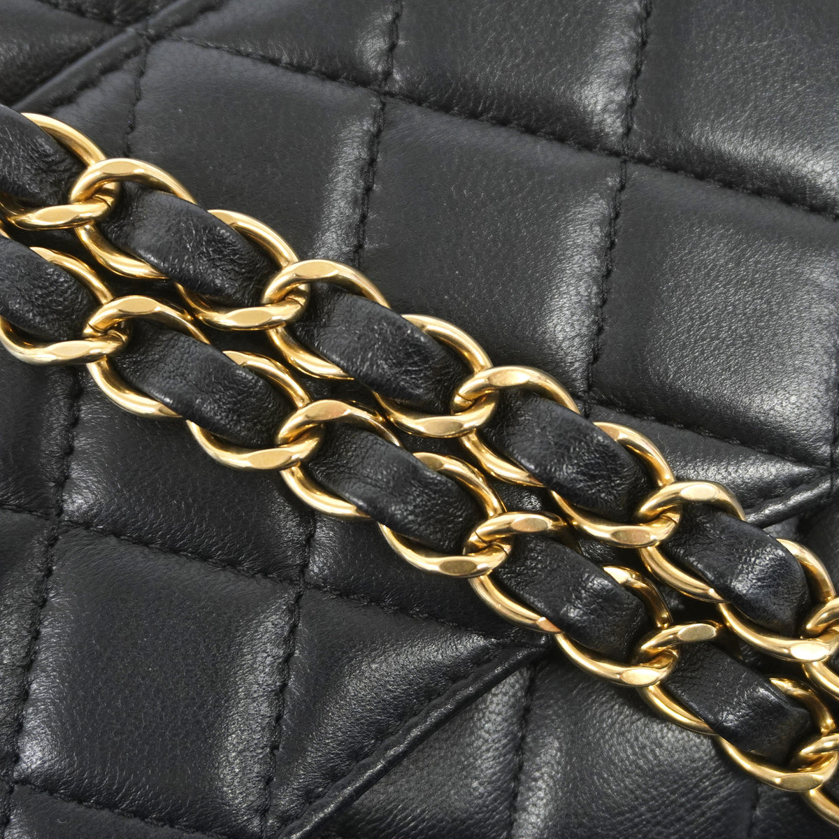 【6kb0985】シャネル ショルダーバッグ ミニマトラッセ チェーンショルダー ラムスキン ブラック ゴールド金具【中古】レディース
