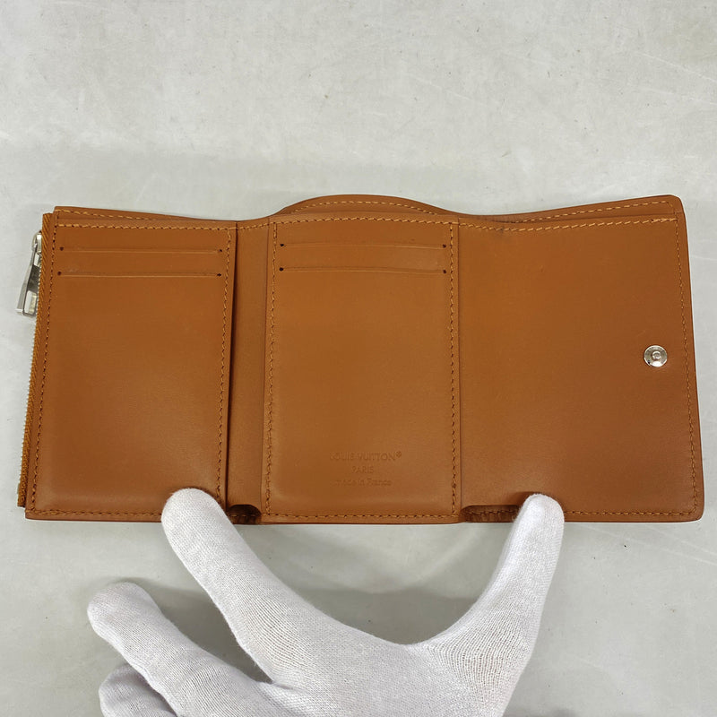 【6kb1021】ルイヴィトン 三つ折り財布 LVアエログラム ヴィクターウォレット M25957 タン【中古】メンズ