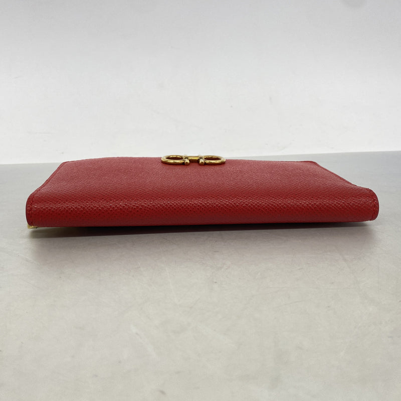 【6kb1042】サルヴァトーレフェラガモ 長財布 ガンチーニ レザー レッド ゴールド金具【中古】メンズ