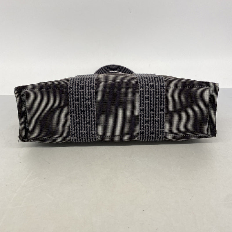 【6kb1051】エルメス トートバッグ エールラインPM ナイロン グレー シルバー金具【中古】メンズ レディース ユニセックス