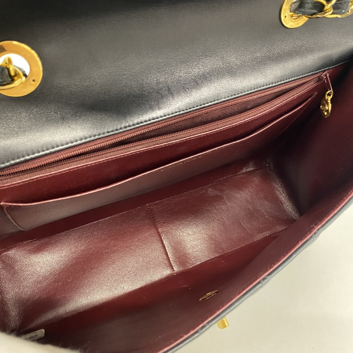 【6kb1206】シャネル ショルダーバッグ デカマトラッセ Wチェーン ラムスキン ブラック ゴールド金具【中古】レディース