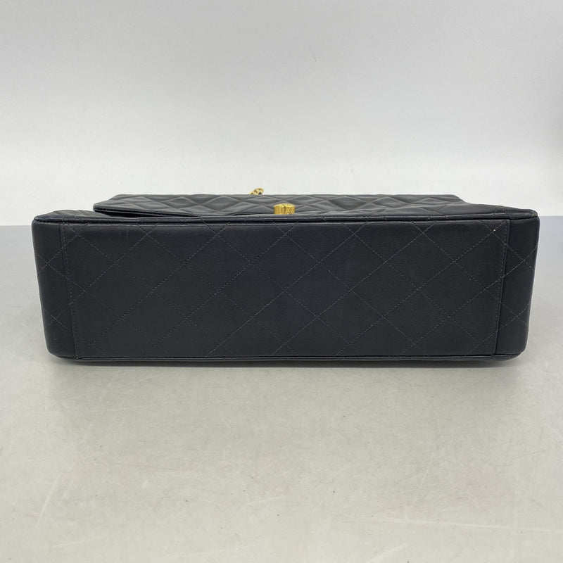 【6kb1206】シャネル ショルダーバッグ デカマトラッセ Wチェーン ラムスキン ブラック ゴールド金具【中古】レディース